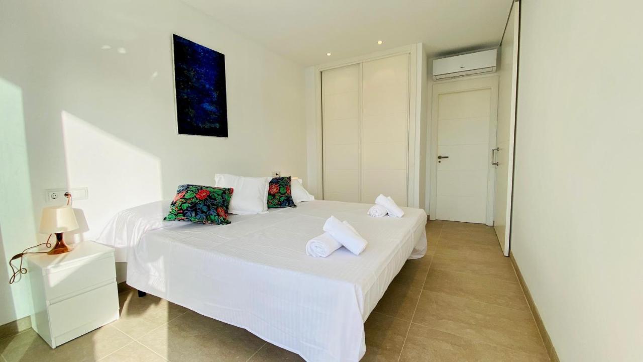 Mirador Blue - Penthouse Apartments With Roof Terrace Cala de Sant Vicenc エクステリア 写真
